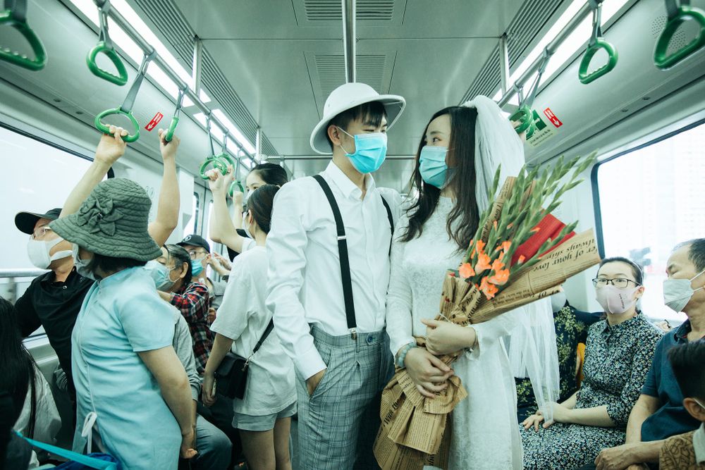  Đôi bạn trẻ chụp ảnh cưới tuyệt đẹp tại đường sắt Cát Linh - Hà Đông  - Ảnh 7