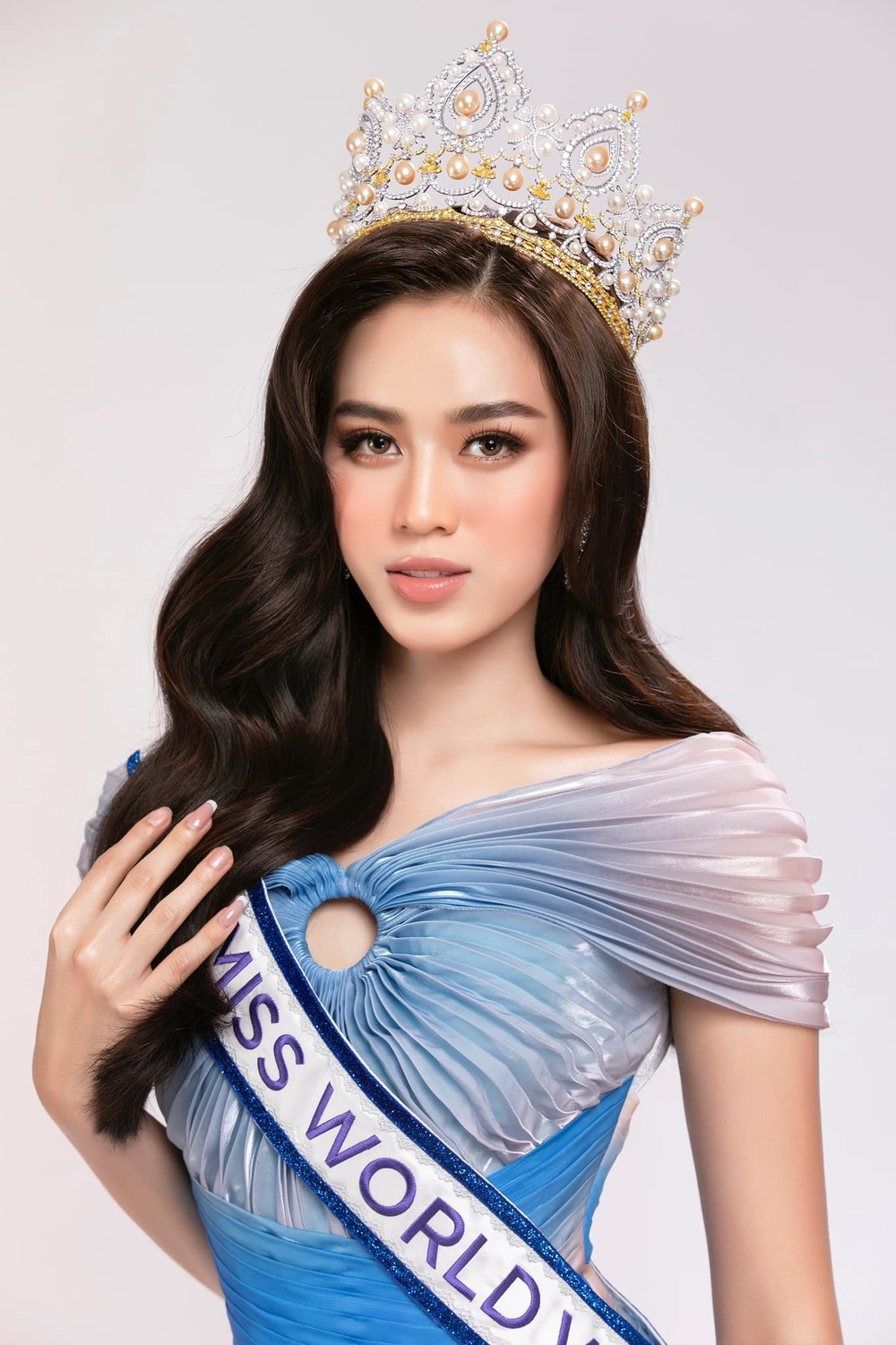 Miss World đang cận kề,  Đỗ Thị Hà khiến fan lo lắng khi làn da em bé xuống cấp - Ảnh 8