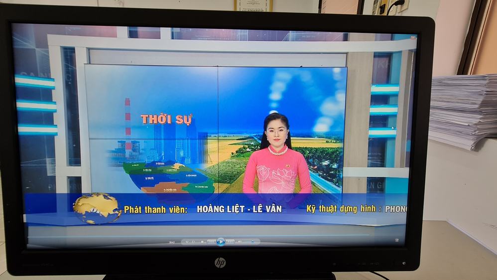 Ít ai biết Lê Phương có cô em gái cực xinh, là phát thanh viên truyền hình - Ảnh 4