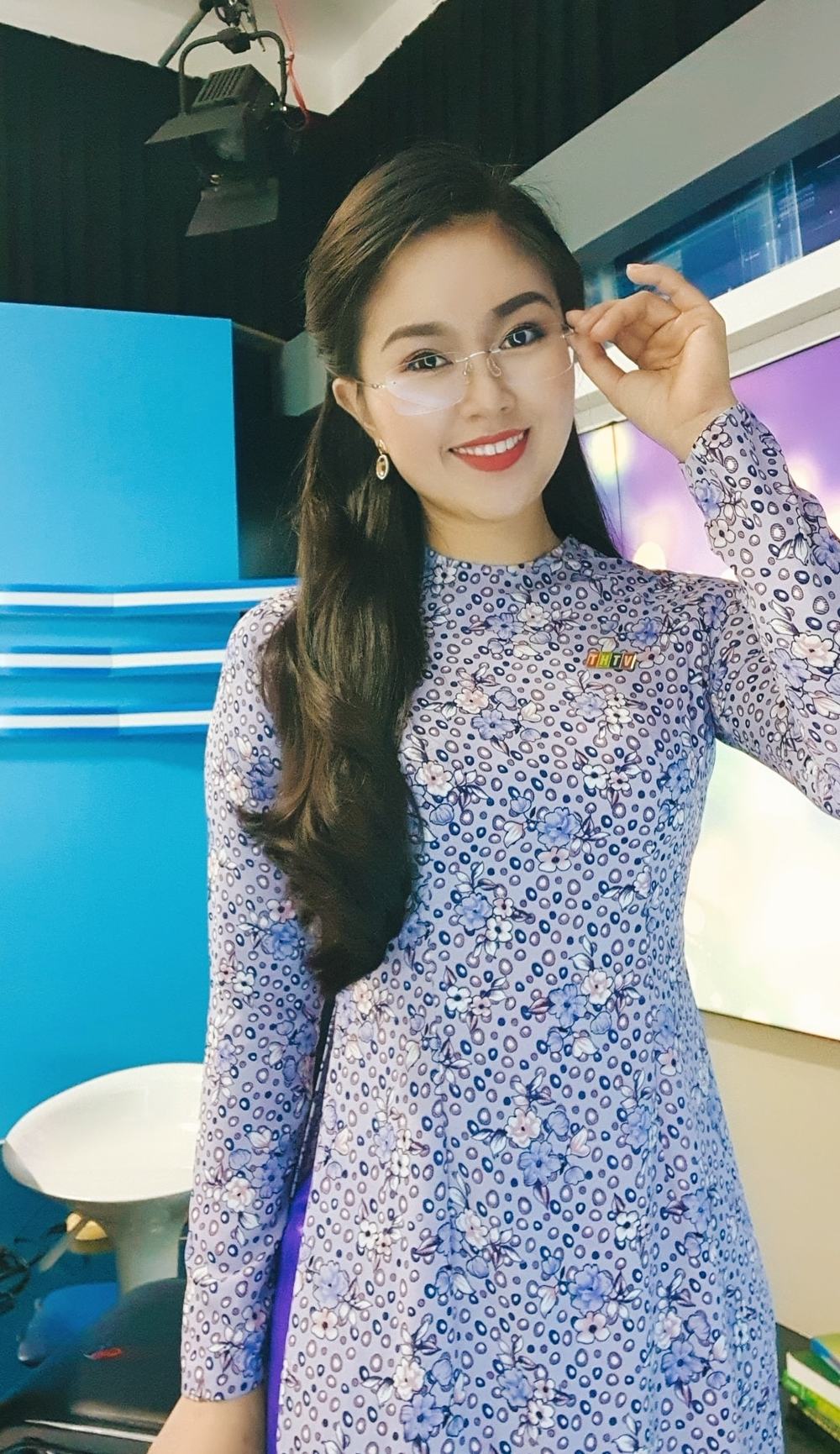 Ít ai biết Lê Phương có cô em gái cực xinh, là phát thanh viên truyền hình - Ảnh 5