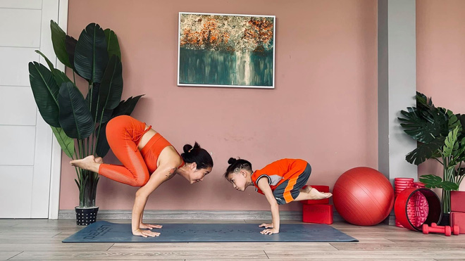 Con trai Ốc Thanh Vân mới 6 tuổi đã tập yoga như một master chính hiệu - Ảnh 2