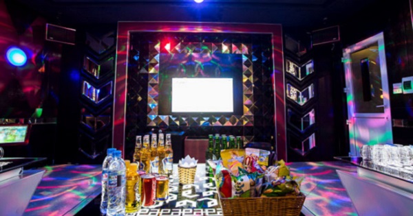 TP.HCM cho phép xe ôm công nghệ, tiệm massage, quán karaoke hoạt động có điều kiện