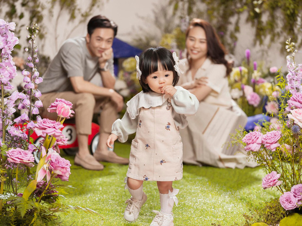  Đàm Thu Trang khoe bộ ảnh gia đình hạnh phúc nhưng không có mặt Subeo - Ảnh 3