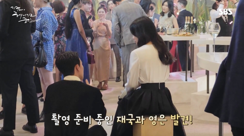 Hậu trường Now We Are Breaking Up: Song Hye Kyo quan tâm tình trẻ Jang Ki Yong từng chút một - Ảnh 1