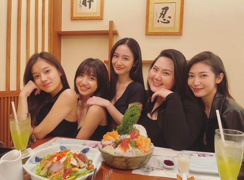 Dàn mỹ nhân 'Tháng năm rực rỡ' hội ngộ, chỉ mặc đồ đen mà nhan sắc vẫn nổi bần bật - Ảnh 3