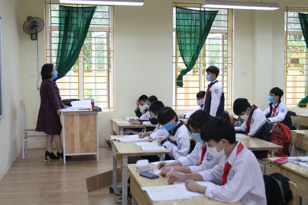 Hà Nội: Học sinh khối 9 ở 17 địa bàn sẽ đi học lại từ ngày 22/11 - Ảnh 2