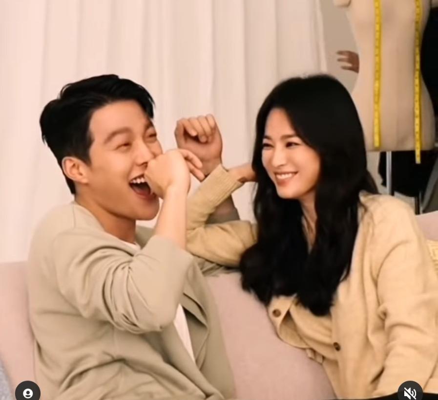Jang Ki Yong ngượng ngùng khi 'chị đẹp' Song Hye Kyo 'nựng yêu' ở hậu trường - Ảnh 7