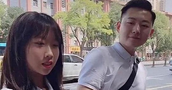 Bố đến trường đón con gái nhưng bị nhầm là bạn trai vì quá trẻ đẹp