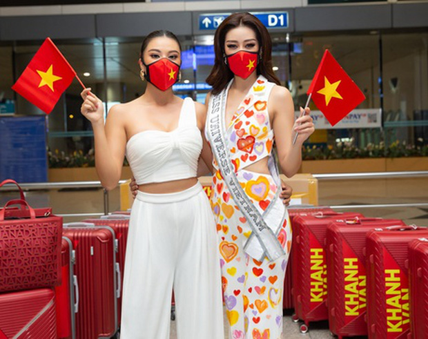 H’Hen Niê tặng Kim Duyên vòng và nhẫn đeo trong Miss Universe 2019 ngay tại sân bay - Ảnh 11
