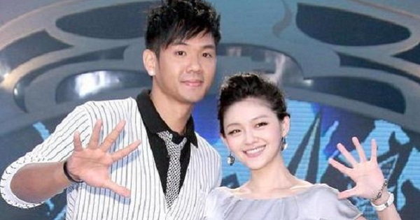 Mẹ Uông Tiểu Phi khóc kể con trai bị đánh, tình cũ Từ Hy Viên bị gọi tên