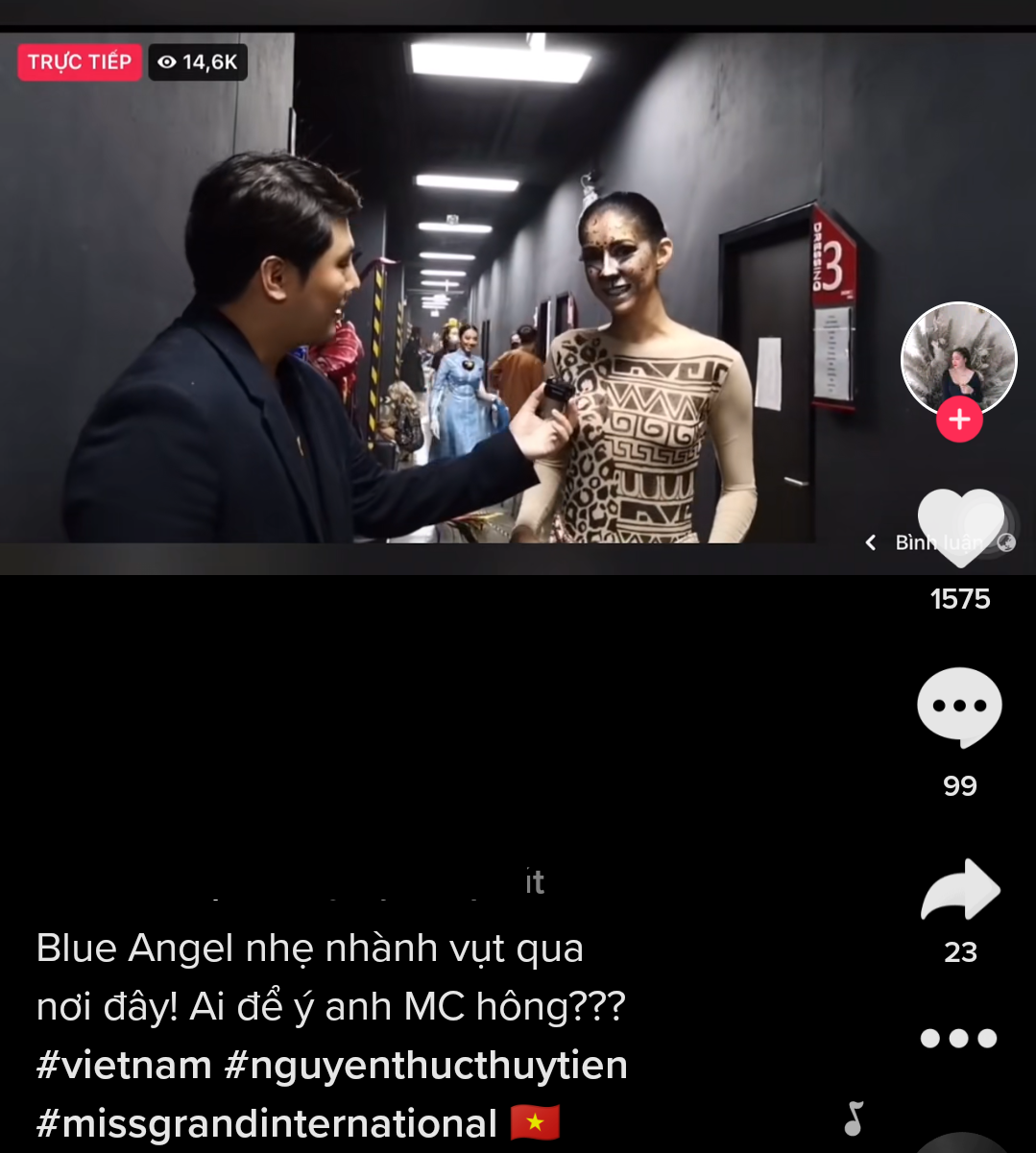 MC Miss Grand dõi mắt theo Thùy Tiên chăm chú bất chấp đang phỏng vấn thí sinh - Ảnh 2