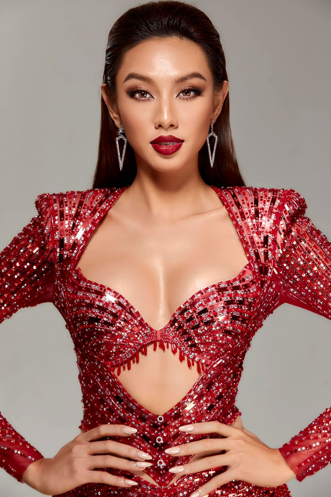 Váy dạ hội của Thùy Tiên tại Bán kết Miss Grand 2021 lọt Top 20 do chuyên gia chọn - Ảnh 1