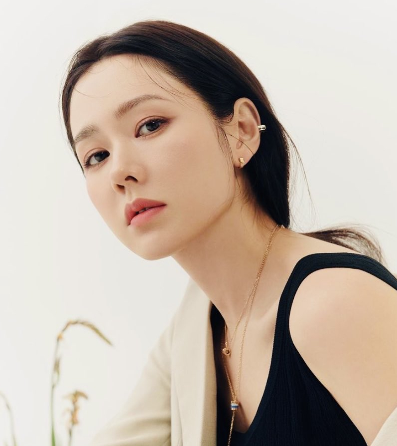 Nhan sắc xứng danh 'ngọc nữ màn ảnh Hàn' của Son Ye Jin dù bị chụp lén - Ảnh 4