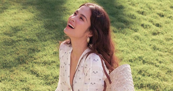 Mẹ bỉm Đông Nhi tung ảnh khoe sắc vóc như gái son trong biệt thự triệu đô