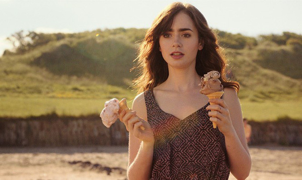 Ngắm loạt khoảnh khắc đẹp như cổ tích của 'Bạch Tuyết' Lily Collins - Ảnh 5