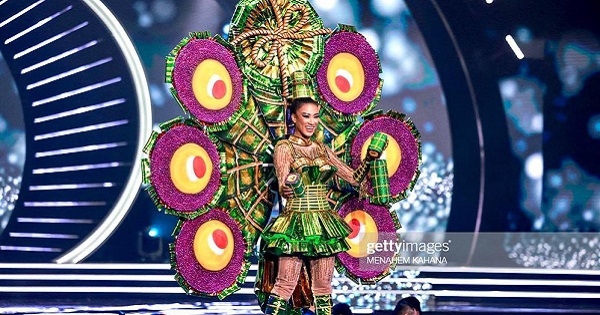 Bán kết Miss Universe 2021: Á hậu Kim Duyên chiếm sóng với Quốc phục "Ai Tét hông?"