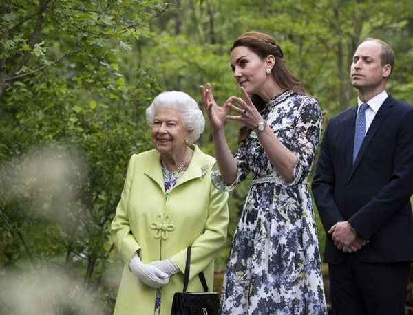 2 lần ân sủng của Nữ hoàng Anh chứng minh vị thế đặc biệt của Kate mà Meghan không thể có được - Ảnh 2