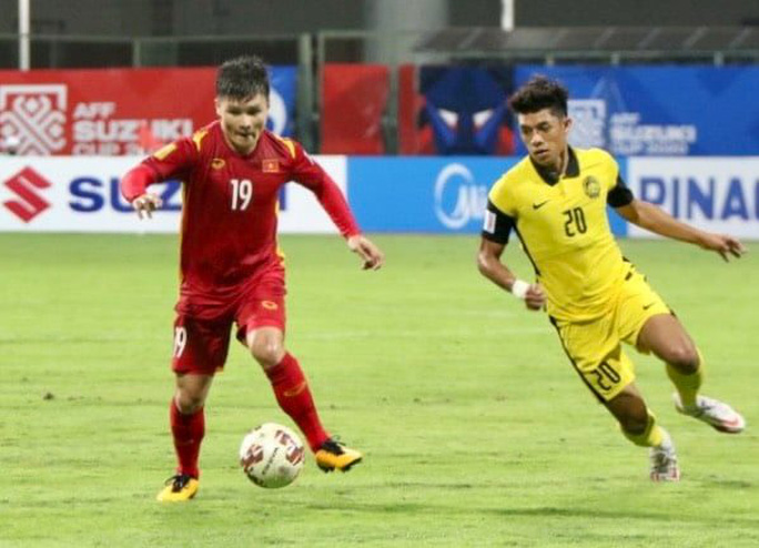Hành động đẹp của Quang Hải trong trận gặp Malaysia khiến cổ động viên nước bạn trân trọng - Ảnh 5
