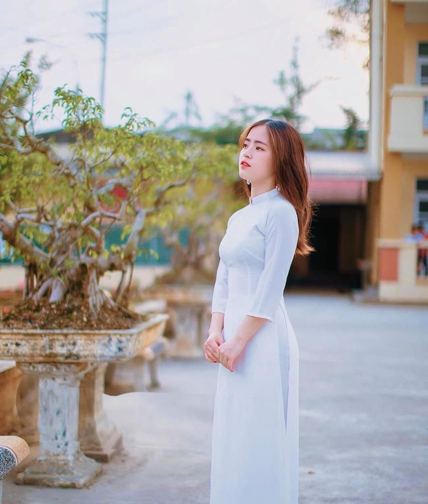 Nữ sinh bán lê người H'Mông tại Hà Giang sau 3 năm nổi tiếng nay đã 18 tuổi, xinh đẹp chuẩn mỹ nhân - Ảnh 6