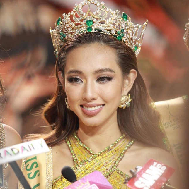 Câu trả lời ứng xử 'nuốt mic' của Thùy Tiên tại Miss Grand 2021 vào đề thi văn lớp 12 trường chuyên - Ảnh 5