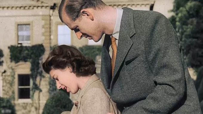 Những thước phim màu đầu tiên về đám cưới của Nữ hoàng Anh hơn 70 năm trước - Ảnh 4