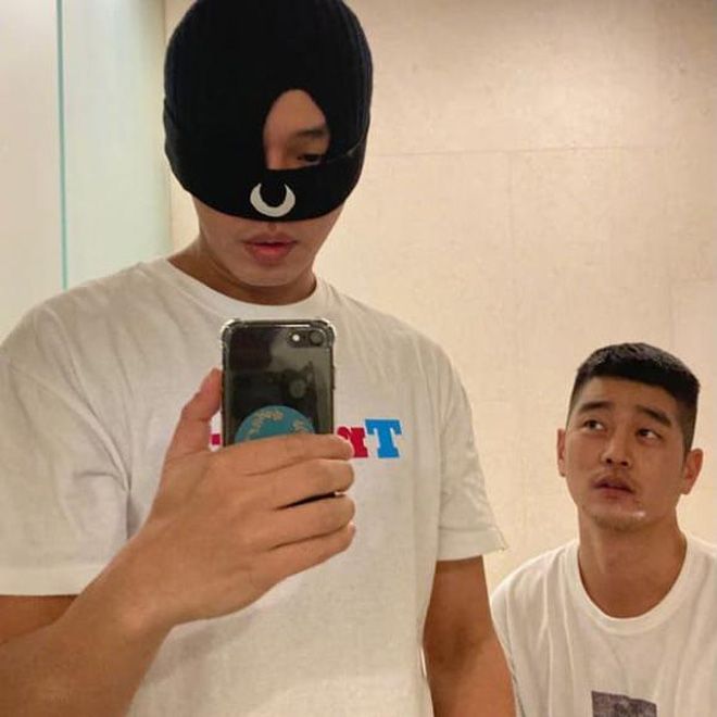 Profile khủng của bạn trai đồng giới tin đồn của Yoo Ah In - Ảnh 2
