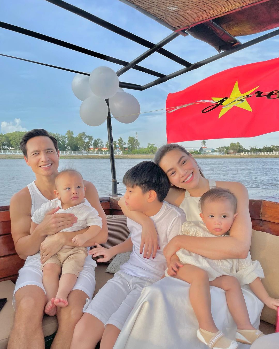 Hai mỹ nhân tên Hà đình đám nhất showbiz Việt Hà Hồ - Hà Tăng: Mạnh mẽ, tài giỏi và đều sinh ba con - Ảnh 8