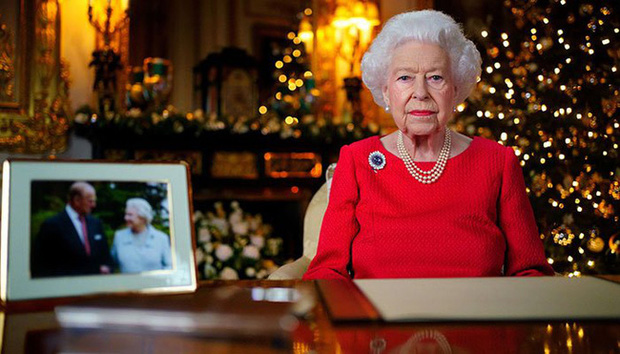 Cả nhà Công nương Kate đi lễ Giáng sinh, hình ảnh công chúa Charlotte khiến công chúng giật mình - Ảnh 6