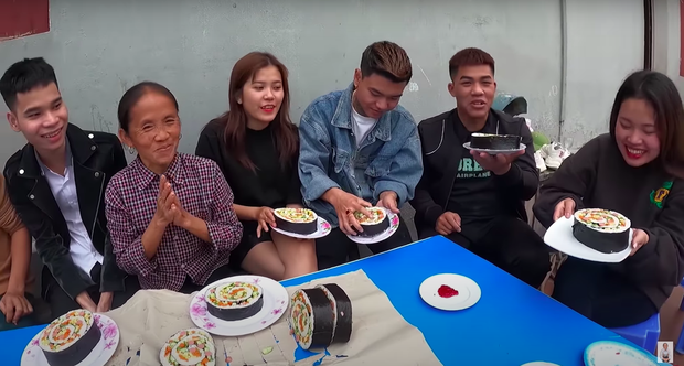 Tái xuất với món Kimpap 'siêu to khổng lồ', Bà Tân Vlog khiến dân tình 'quay xe' - Ảnh 11