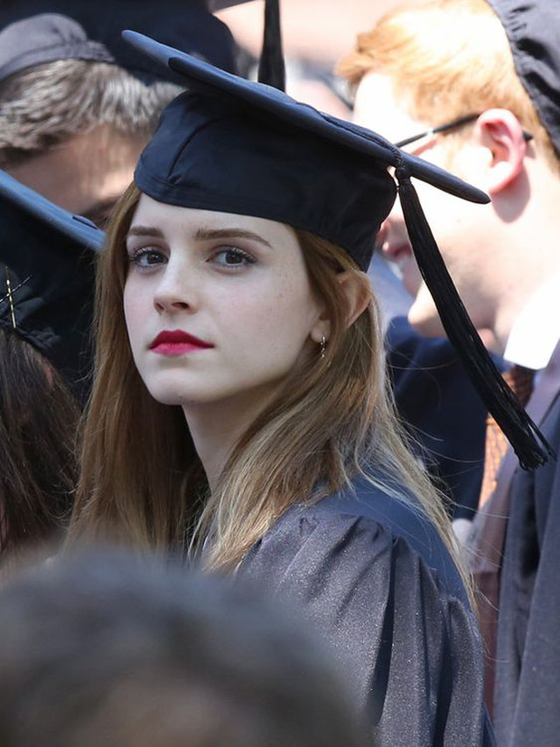 Ảnh tốt nghiệp của Emma Watson hot trở lại, đẹp bất chấp góc chụp thế này bảo sao Tom Holland crush - Ảnh 6