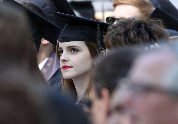 Ảnh tốt nghiệp của Emma Watson hot trở lại, đẹp bất chấp góc chụp thế này bảo sao Tom Holland crush - Ảnh 5