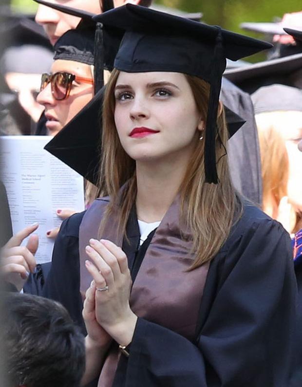 Ảnh tốt nghiệp của Emma Watson hot trở lại, đẹp bất chấp góc chụp thế này bảo sao Tom Holland crush - Ảnh 8