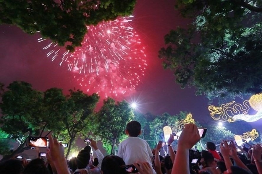Hà Nội quyết định bắn pháo hoa đêm giao thừa tại công viên Thống Nhất - Ảnh 2