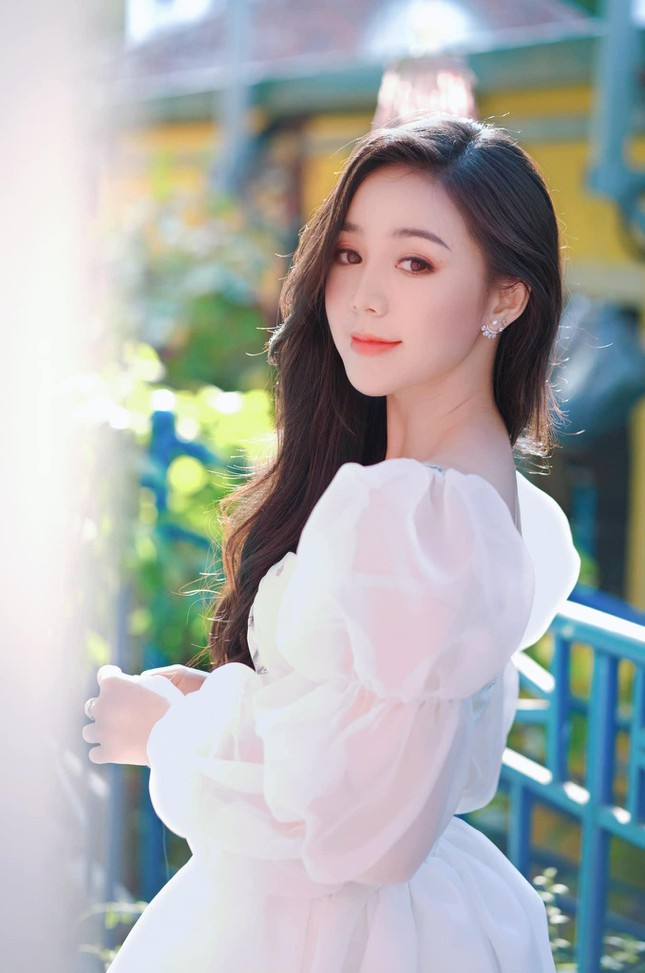Ngắm nhan sắc Quỳnh Kool ngày đầu năm mới, xứng danh 'đẹp nhất màn ảnh Việt' - Ảnh 5