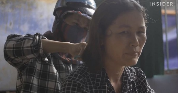 "Ai tóc dài tóc rối bán đi" lên báo nước ngoài