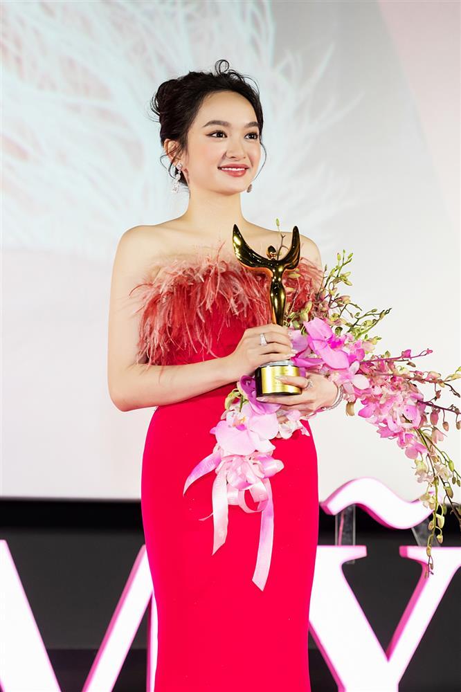 Ninh Dương Lan Ngọc được phong là 'Đại mỹ nhân màn ảnh Việt' - Ảnh 7