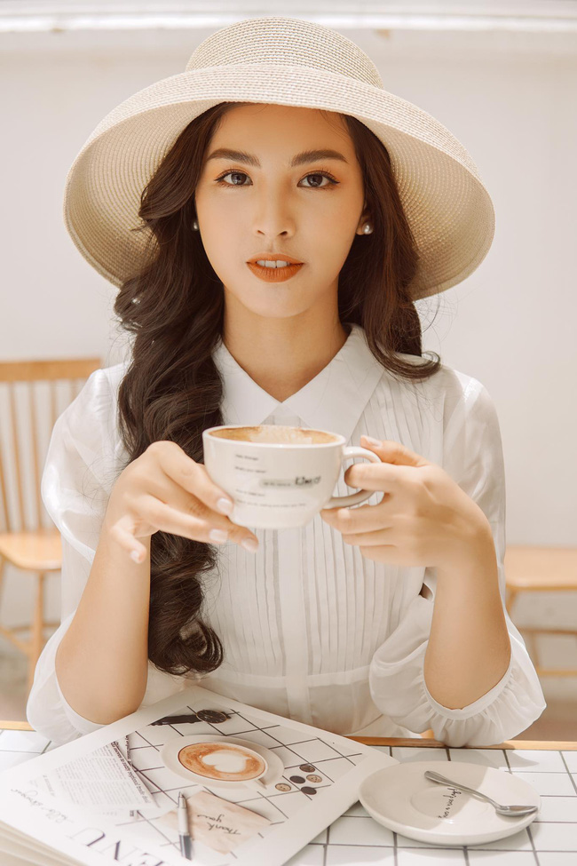Quỳnh Nga - BTV trẻ nhất thời sự VTV: Top 10 Miss World Vietnam, IELTS 7.5 - Ảnh 4
