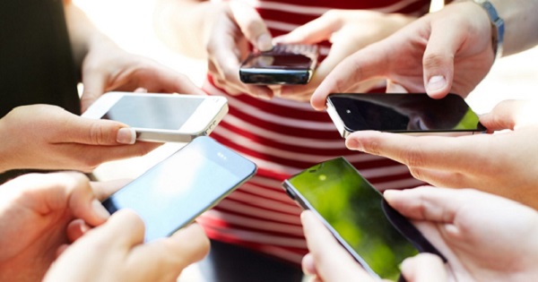 Đề xuất hỗ trợ điện thoại thông minh cho người dân nghèo TP.HCM