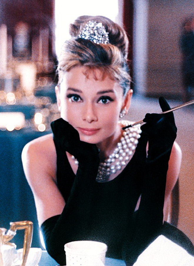 Nhan sắc cổ điển của Rooney Mara - nữ diễn viên thủ vai minh tinh Audrey Hepburn  - Ảnh 1