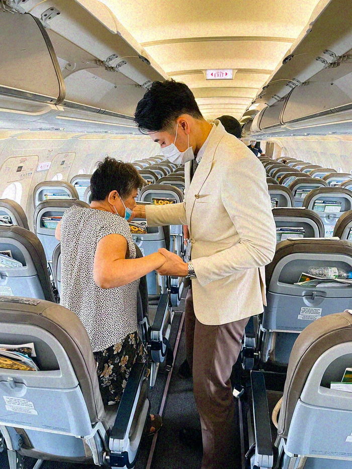 Sao Việt chuyển nghề sang ngành hàng không: Dương Mạc Anh Quân thử việc 6 tháng, Diệu Thúy chi 6 tỷ - Ảnh 4