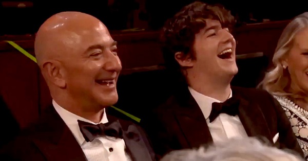 Con trai trưởng kín tiếng của bà cả nhà tỷ phú Jeff Bezos: Cao to điển trai, tài năng có thừa.