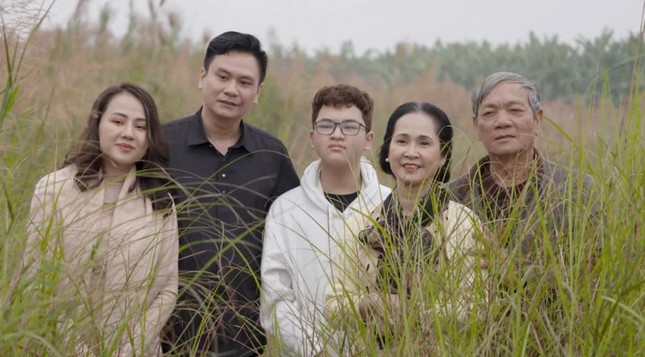 NSND Lan Hương hóa thân thành 'Bà nội quái kiệt' trong phim Tết 2022 - Ảnh 3
