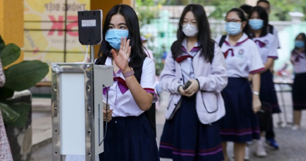 Trẻ mầm non, tiểu học và khối 6 tại TP.HCM sẽ đến trường từ 14/2