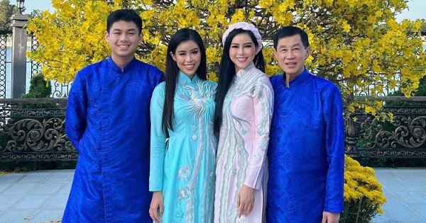 Gia tộc tỷ phú Johnathan Hạnh Nguyễn chụp ảnh Tết, phu nhân hào môn trẻ đẹp chiếm trọn spotlight