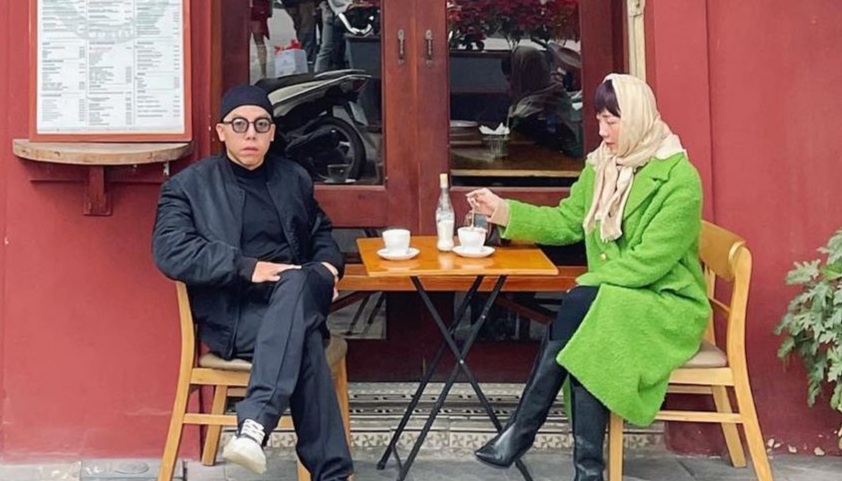 Về Hà Nội ăn Tết, vợ chồng Tóc Tiên - Touliver "khóc ròng" khi bước lên cân