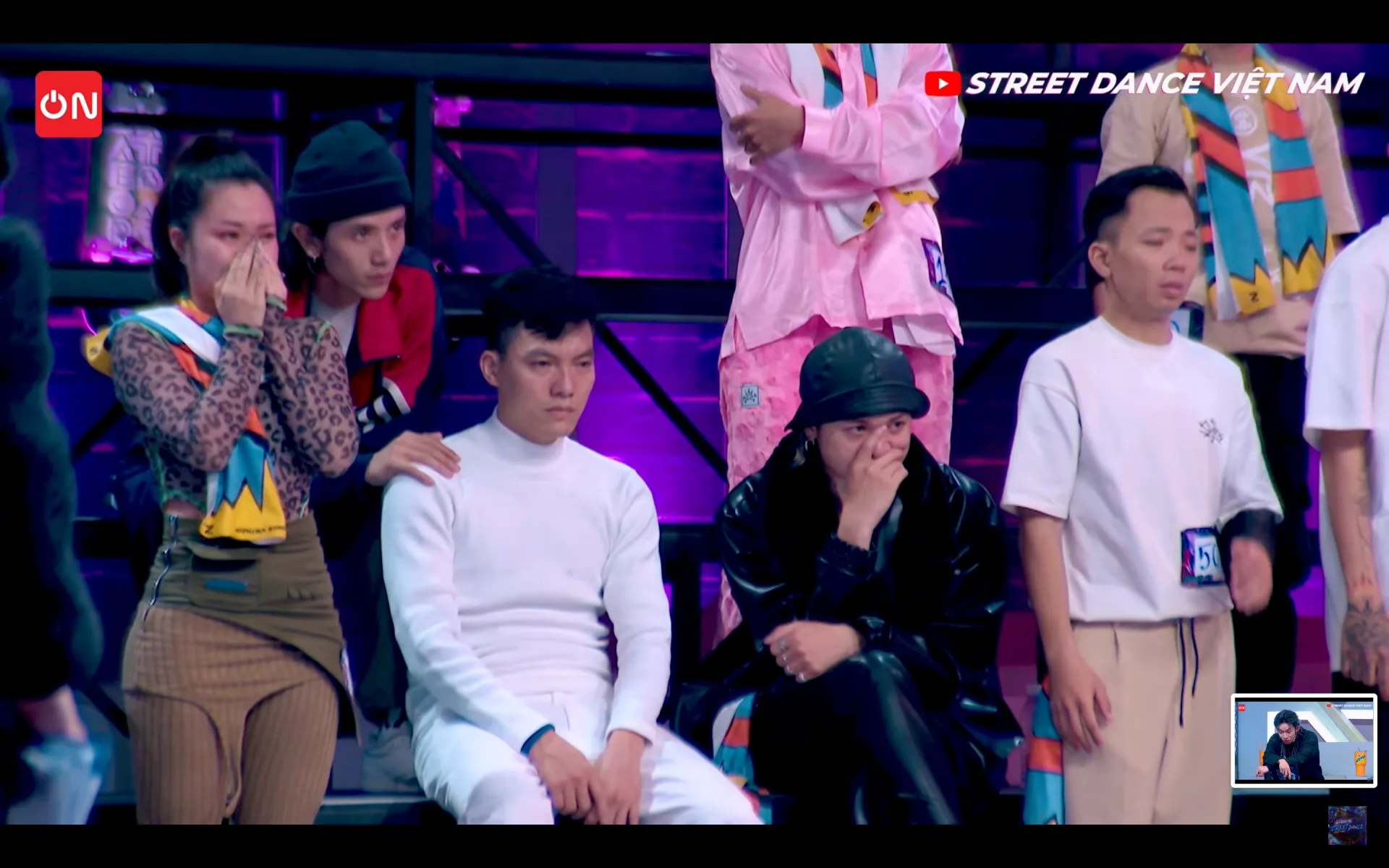 Street Dance Vietnam xuất hiện tuyển thủ nhảy nhạc Trịnh khiến cả trường quay bật khóc - Ảnh 5