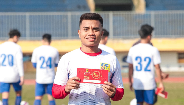 Hồ Thanh Minh là ai? Cầu thủ người Tà Ôi, có sức khoẻ phi thường nhờ đi rừng kiếm củi, lấy mật ong