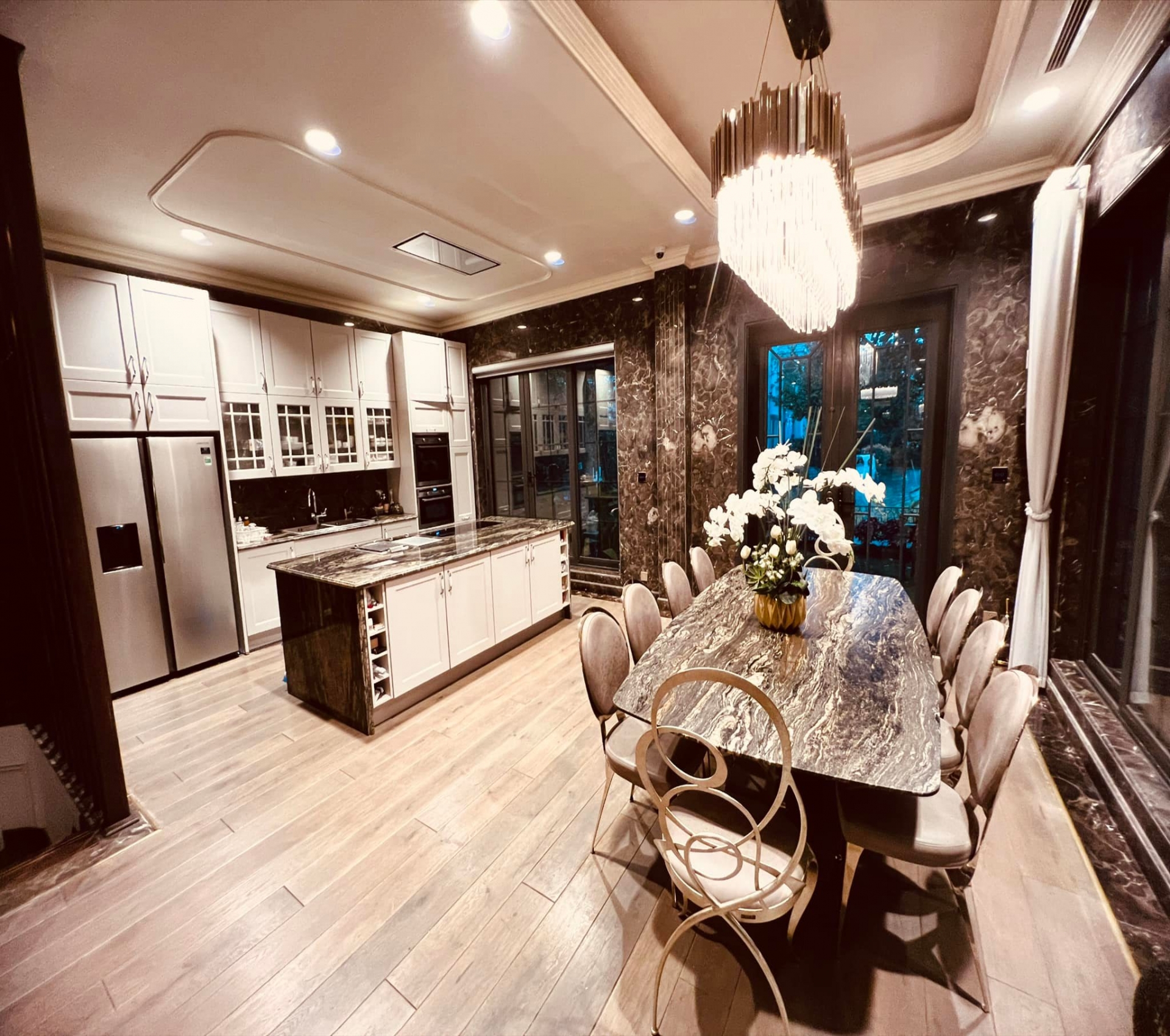 Lã Thanh Huyền - Nữ diễn viên giàu nhất miền Bắc khoe bộ sưu tập kim cương 100 tỷ - Ảnh 8