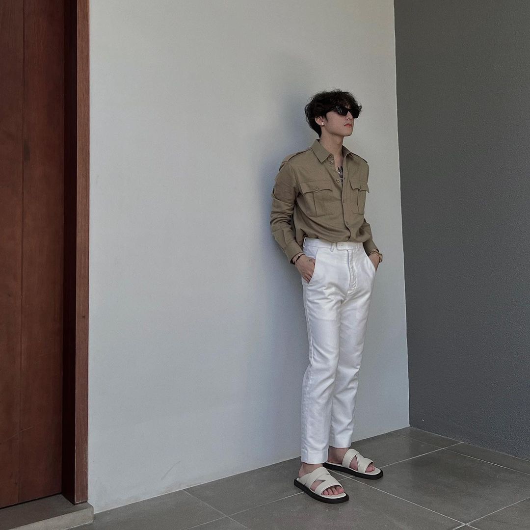 Sơn Tùng check in bên G63 còn đòi đưa ai đó về nhà- Ảnh 1