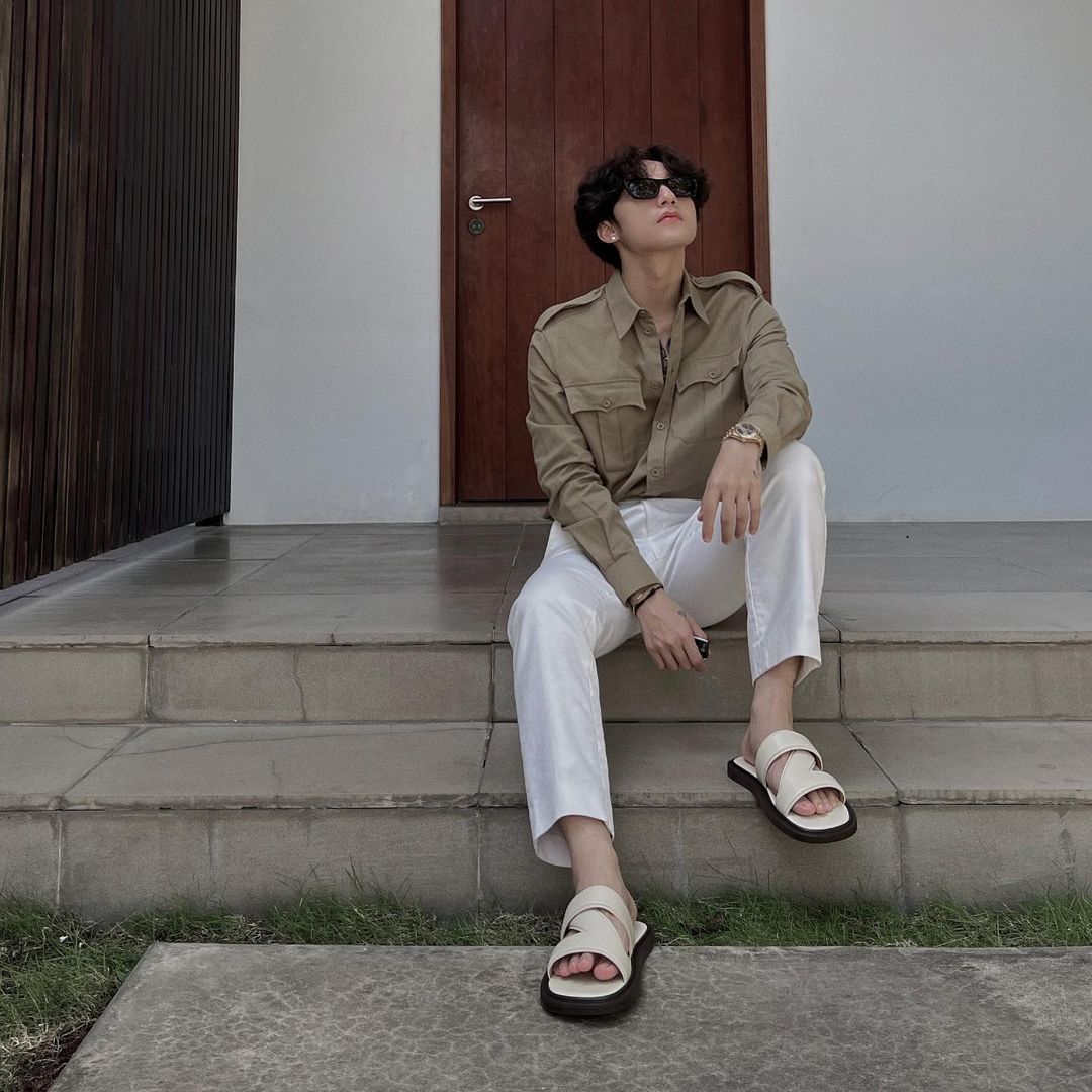 Sơn Tùng check in bên G63 còn đòi đưa ai đó về nhà- Ảnh 4